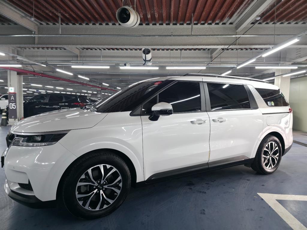 KIA Carnival 2021 the color of pearl - Importación desde Corea - HF Imports Iquique - Foto 1