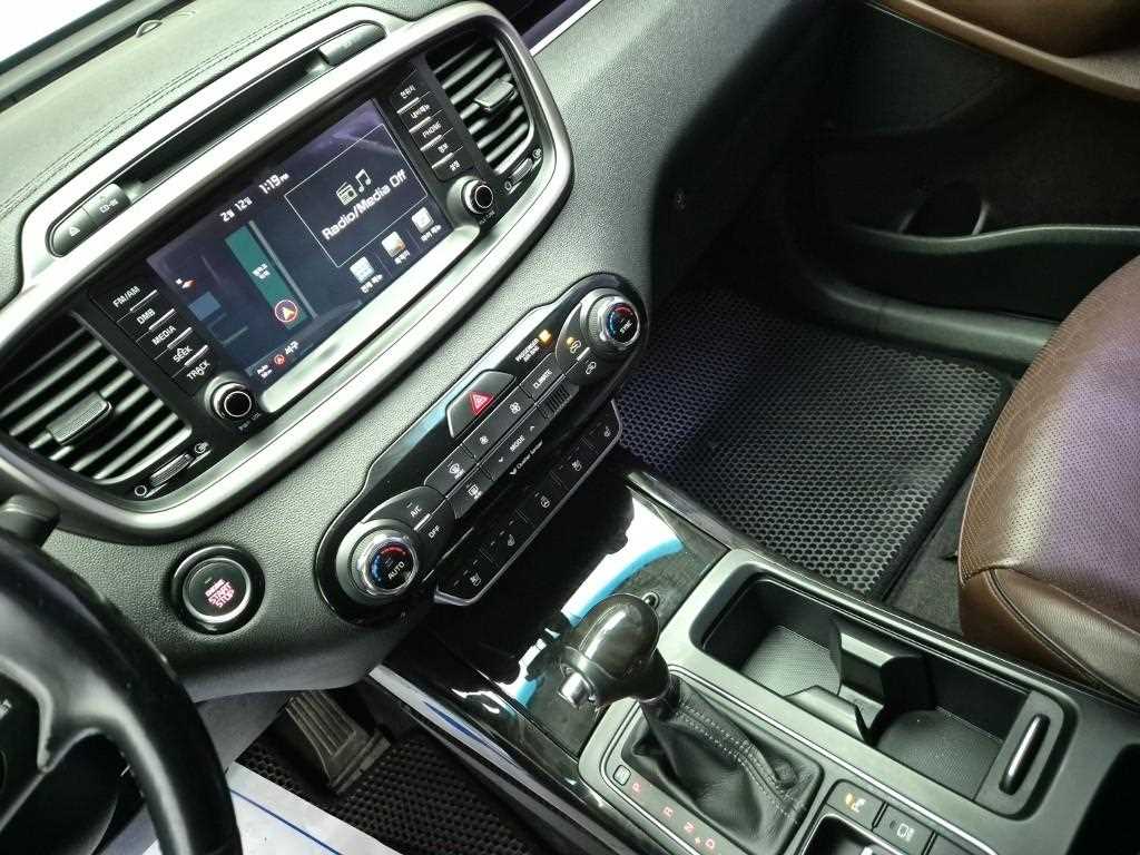 KIA Sorento - Vista 10