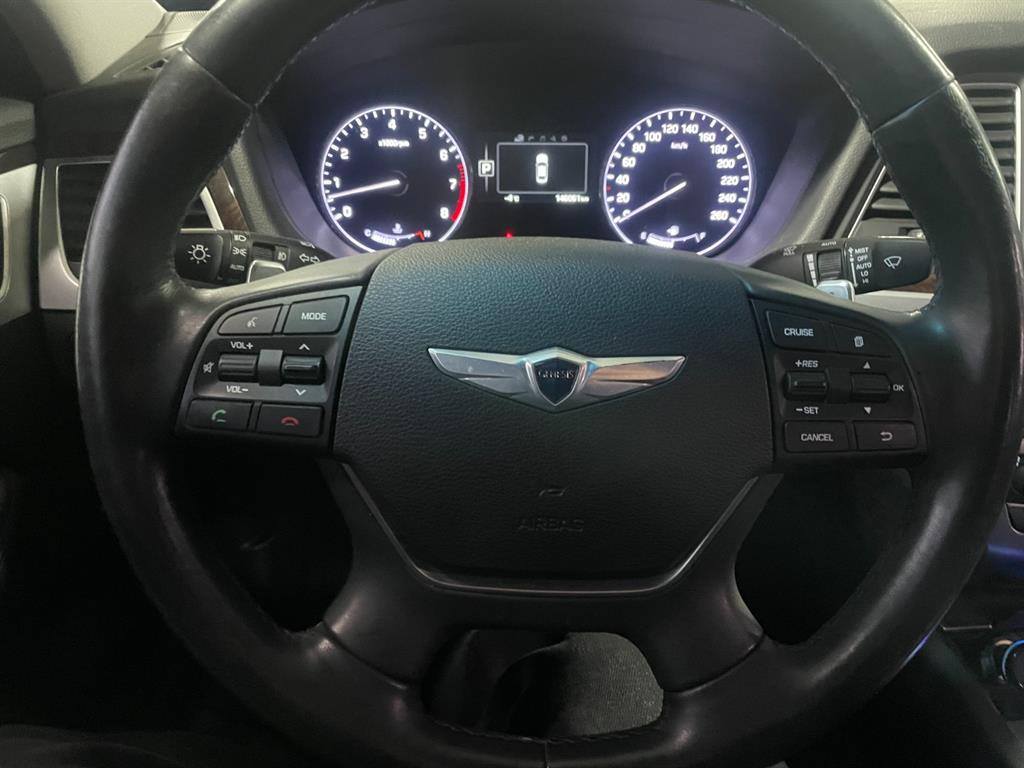 HYUNDAI Genesis - Vista 7