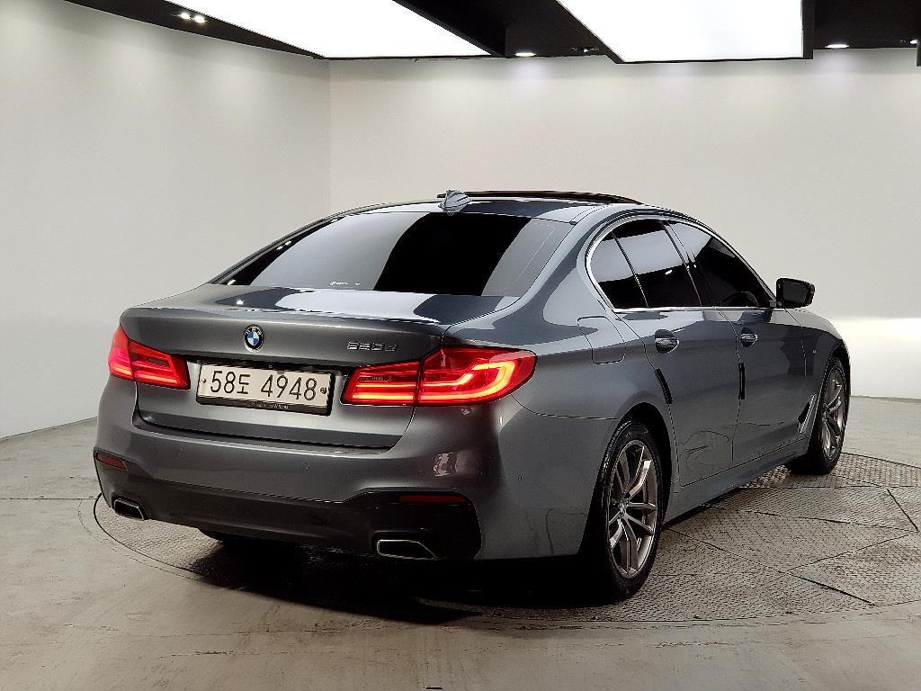 BMW 5 Series - Vista 4