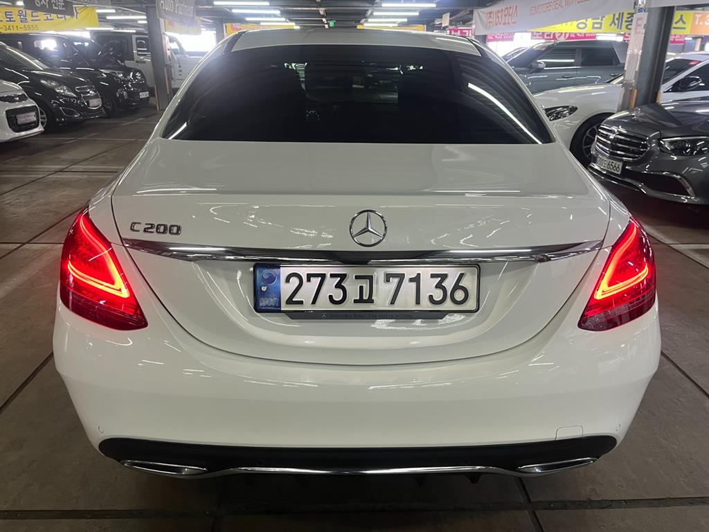 Mercedes Benz C Class - Vista 5