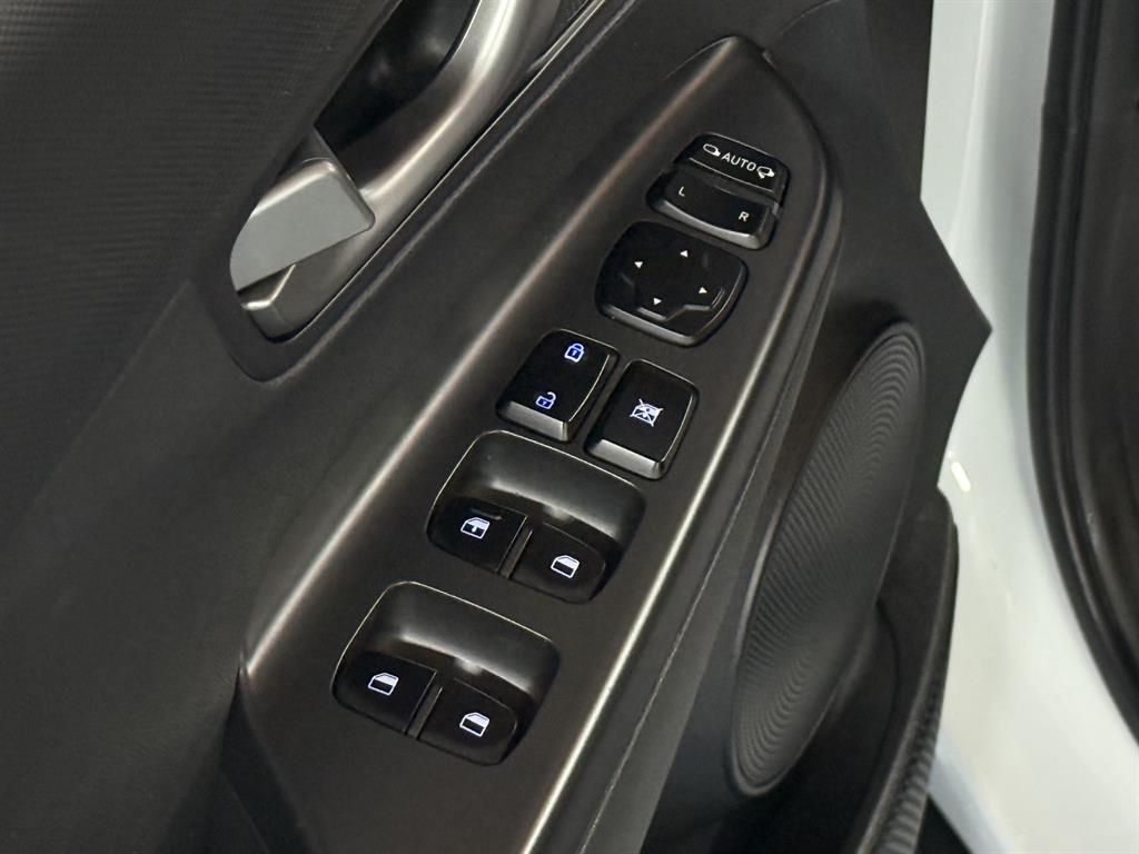 HYUNDAI Kona - Vista 9