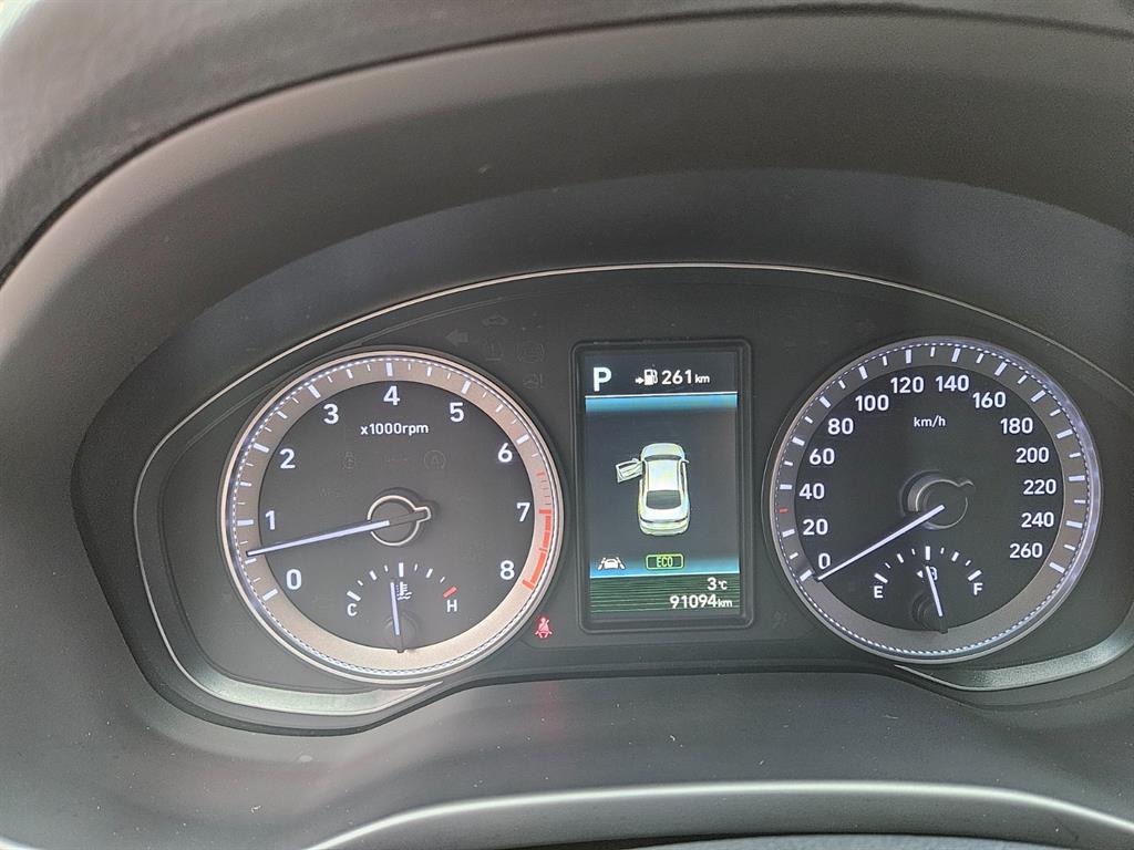 HYUNDAI Grandeur - Vista 5