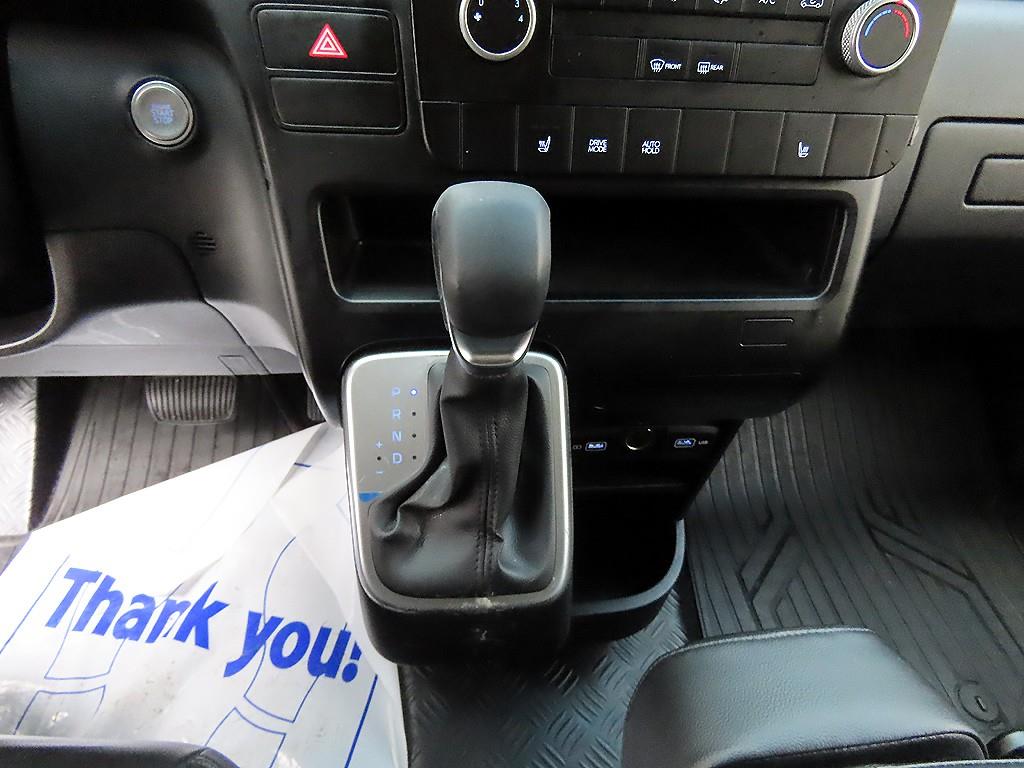 HYUNDAI Staria - Vista 10