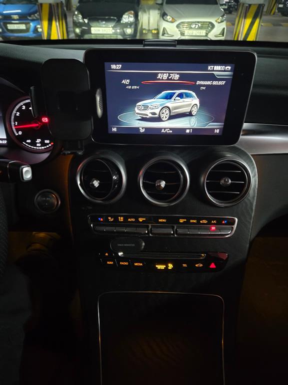 Mercedes Benz GLC Class - Vista 4