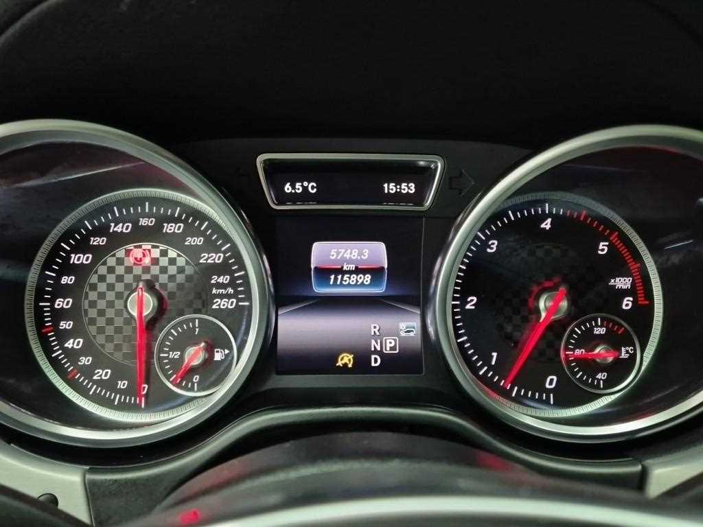 Mercedes Benz GLE Class - Vista 6