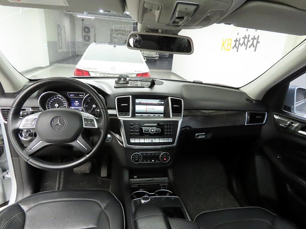 Mercedes Benz M Class - Vista 6