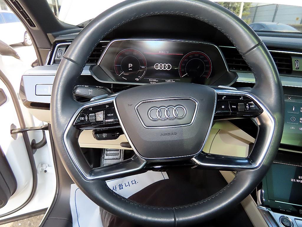 Audi e-Tron - Vista 8