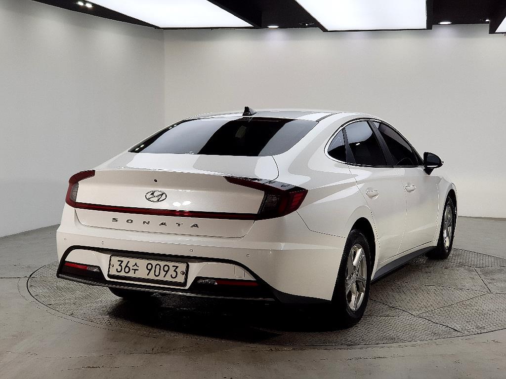 HYUNDAI Sonata - Vista 4