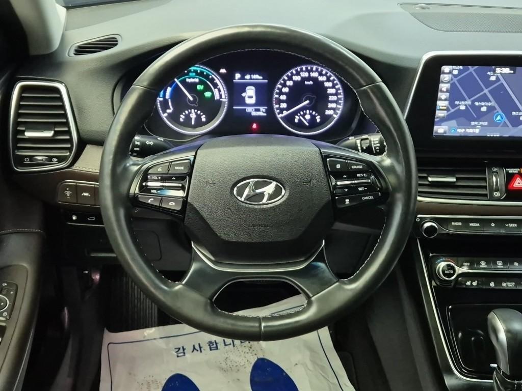 HYUNDAI Grandeur - Vista 9