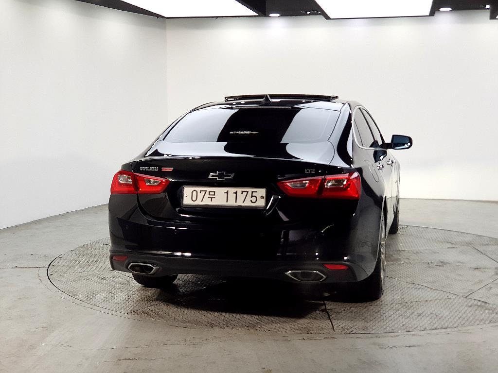 Chevrolet Malibu - Vista 3