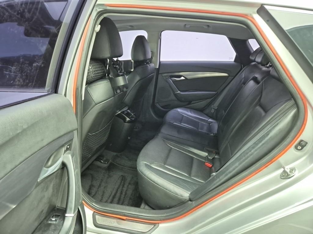 HYUNDAI i40 - Vista 12