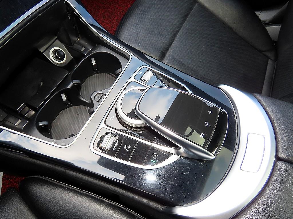 Mercedes Benz C Class - Vista 11