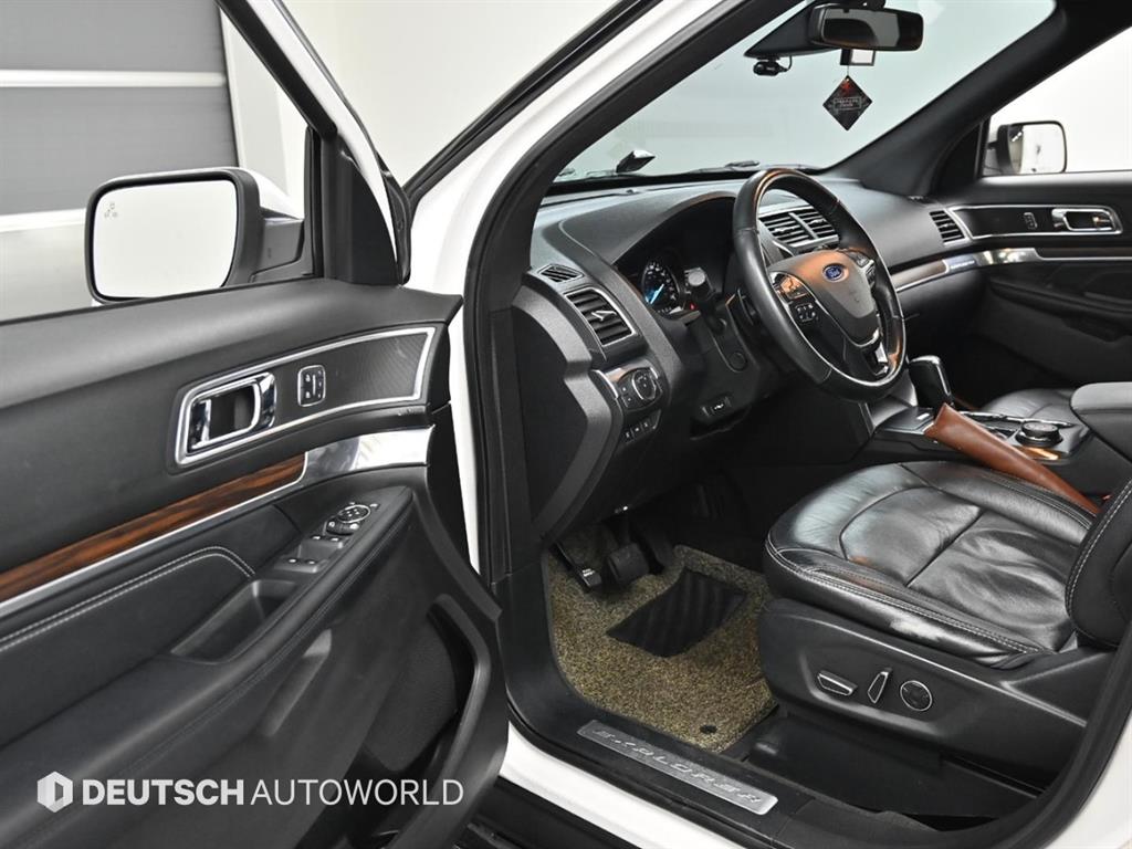 Ford Explorer - Vista 11