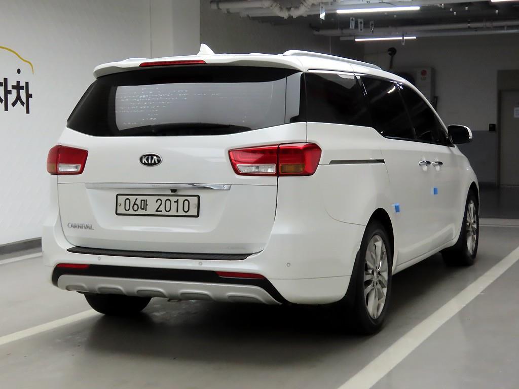 KIA Carnival - Vista 4