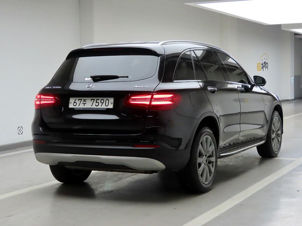 Mercedes Benz GLC Class - Vista 4