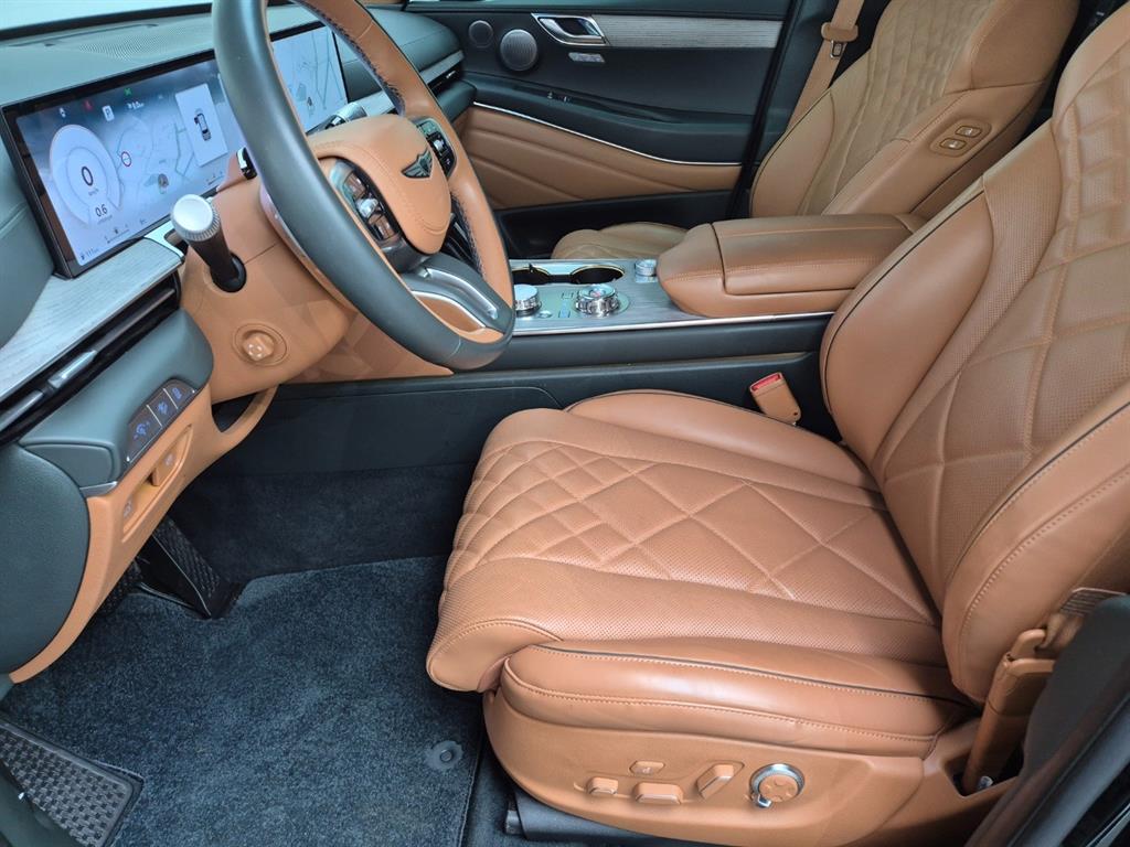 Genesis GV80 - Vista 9