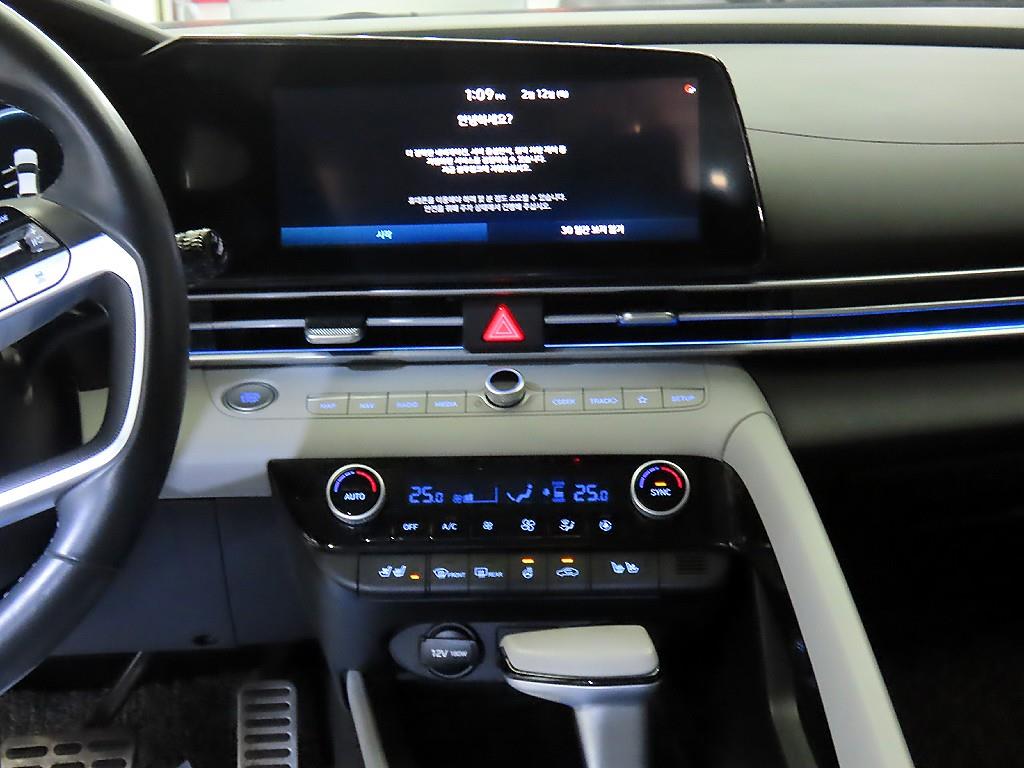 HYUNDAI Avante - Vista 11