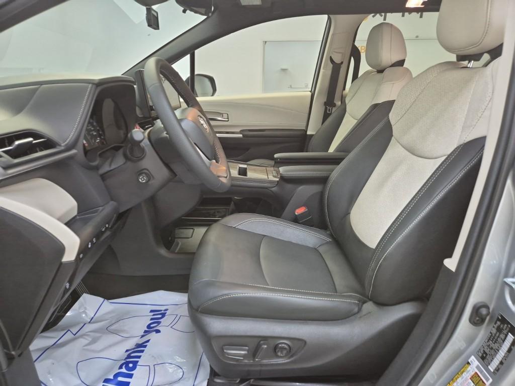 Toyota Siena - Vista 11