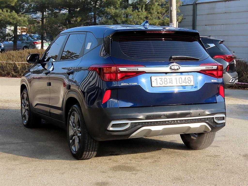 KIA Seltos - Vista 3