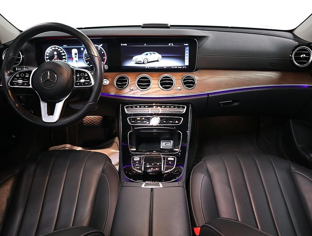 Mercedes Benz E class - Vista 5