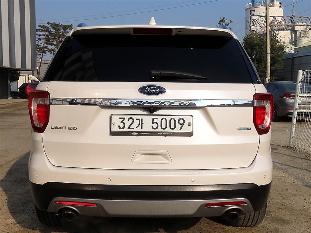 Ford Explorer - Vista 4