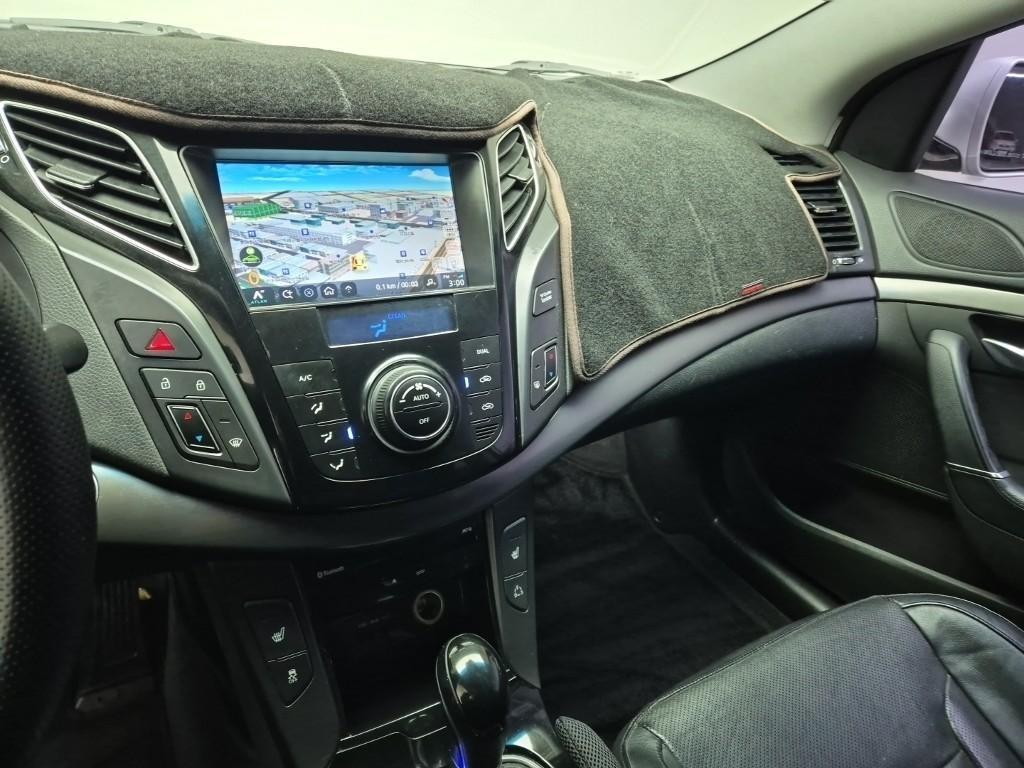 HYUNDAI i40 - Vista 10