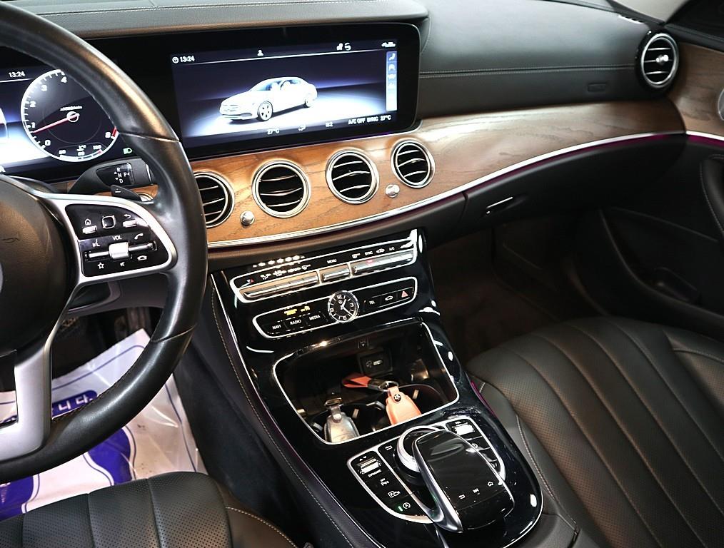 Mercedes Benz E class - Vista 11