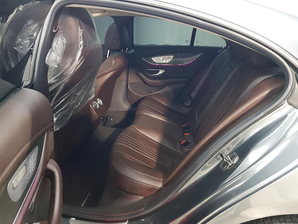 Mercedes Benz CLS Class - Vista 9