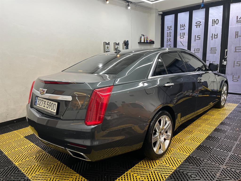 Cadillac CTS - Vista 4