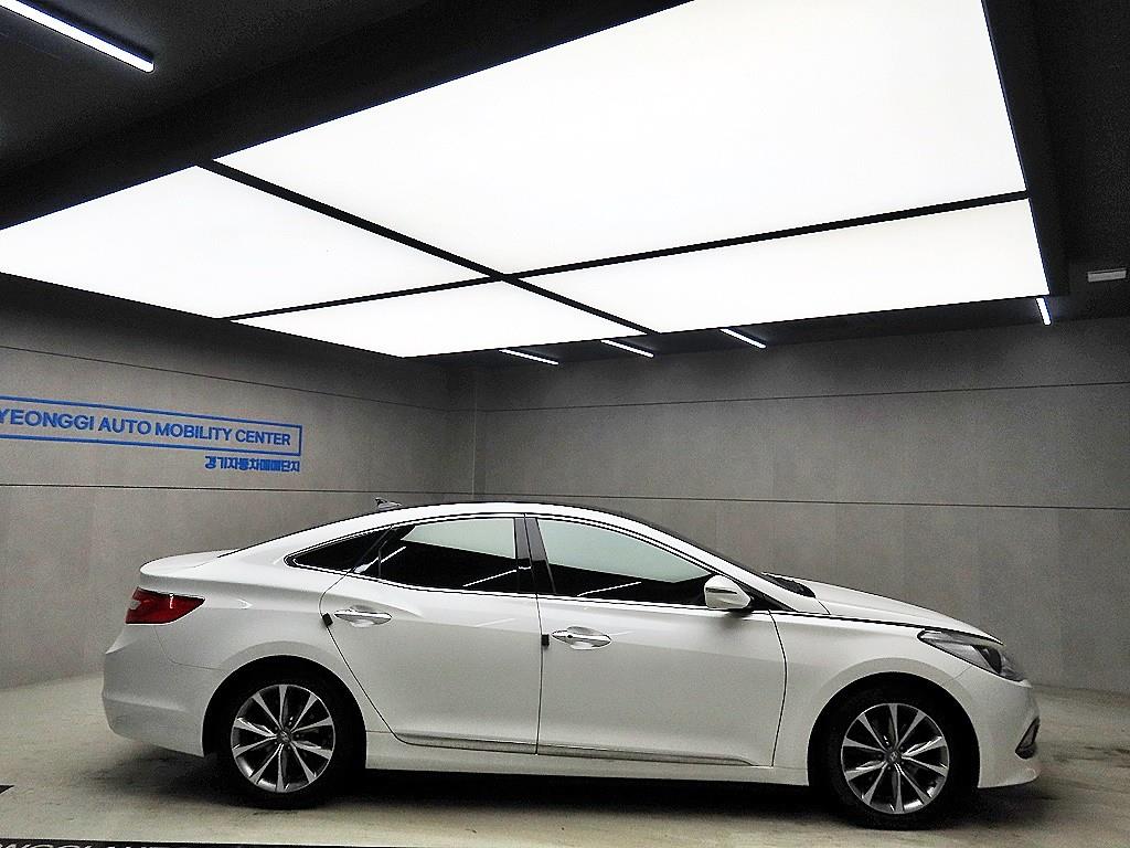 HYUNDAI Grandeur - Vista 2