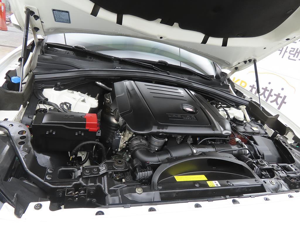 Jaguar F-PACE 2018 Blanco - Importación desde Corea - HF Imports Iquique - Foto 19