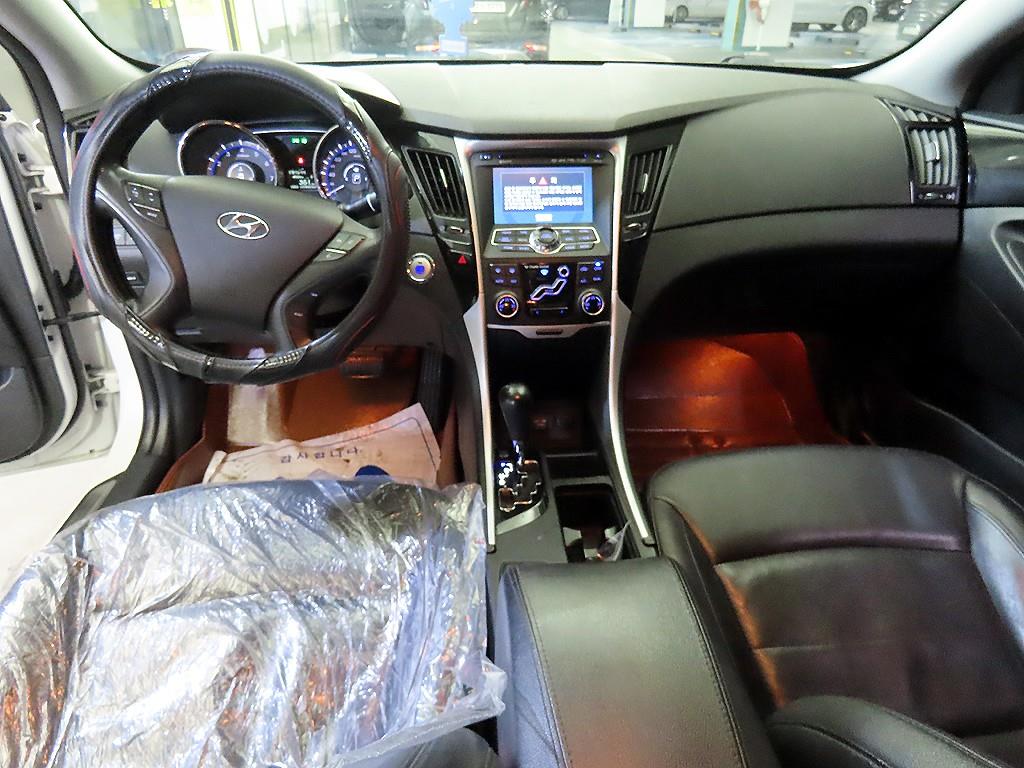 HYUNDAI Sonata - Vista 10