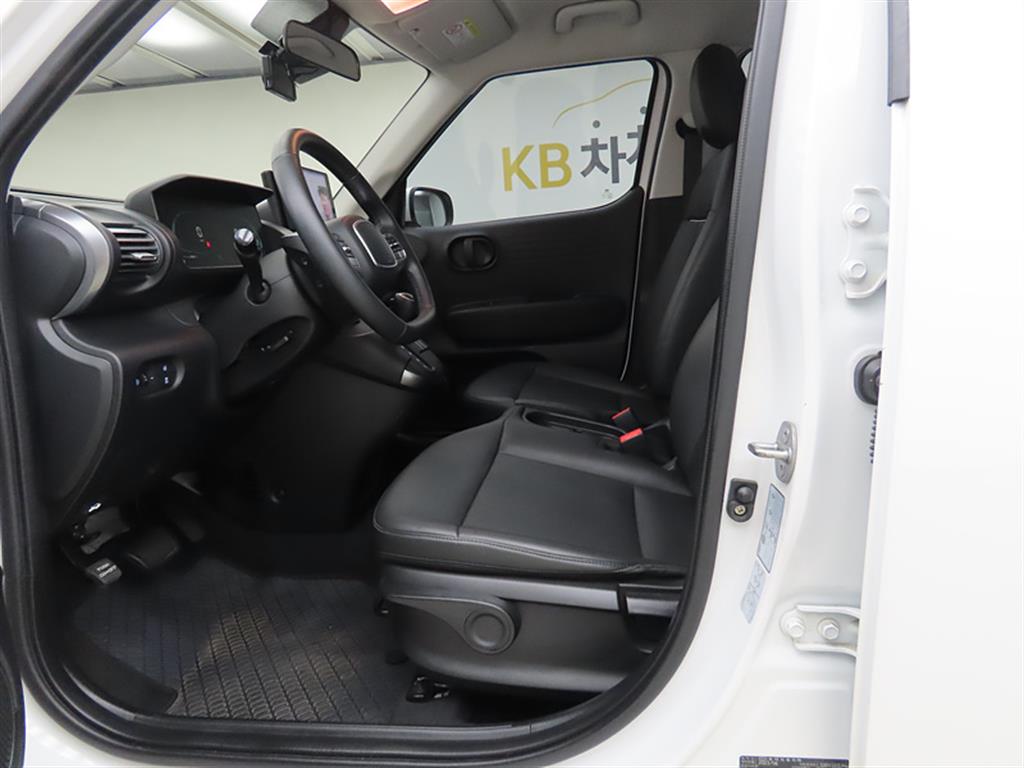 HYUNDAI Casper - Vista 5