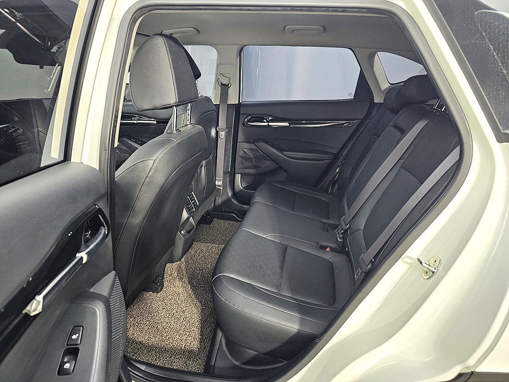 KIA Seltos - Vista 9