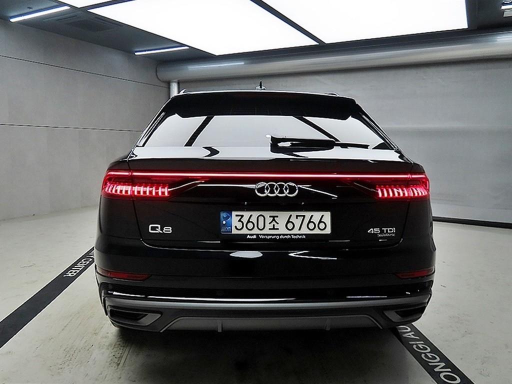 Audi Q8 - Vista 3