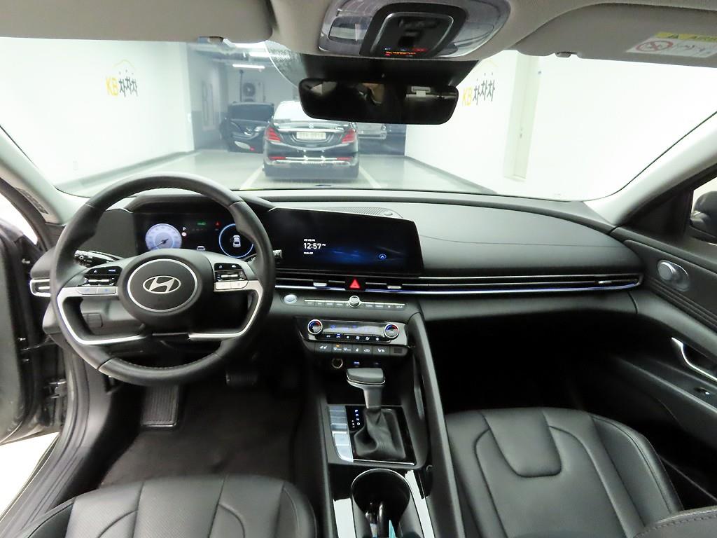 HYUNDAI Avante - Vista 12