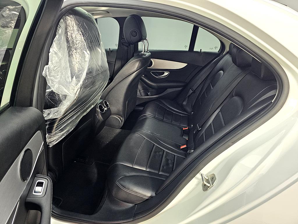 Mercedes Benz C Class - Vista 9