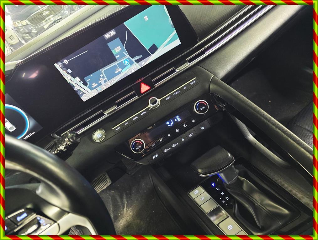 HYUNDAI Avante - Vista 9