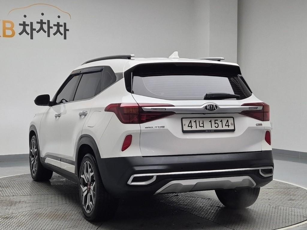 KIA Seltos - Vista 4