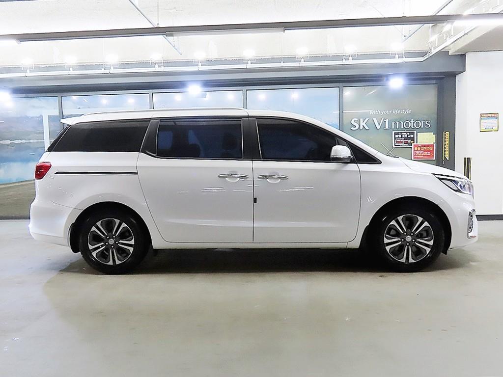 KIA Carnival - Vista 3