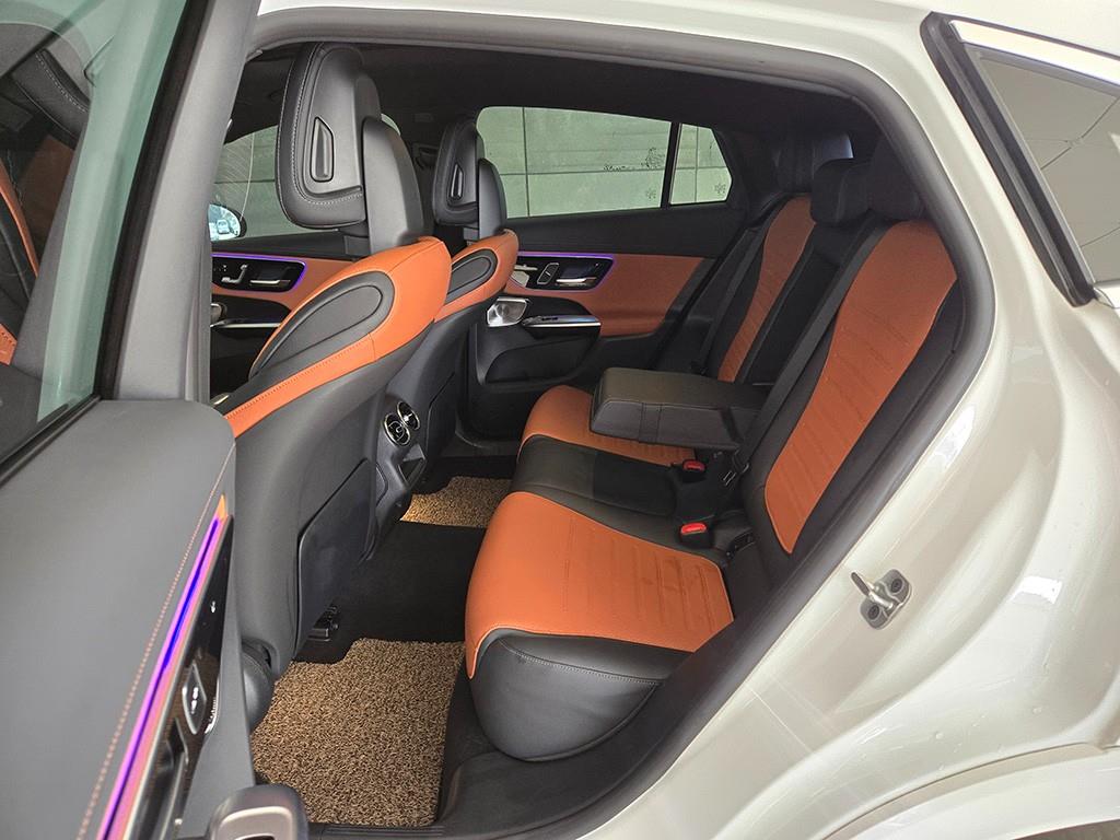 Mercedes Benz GLC Class - Vista 6