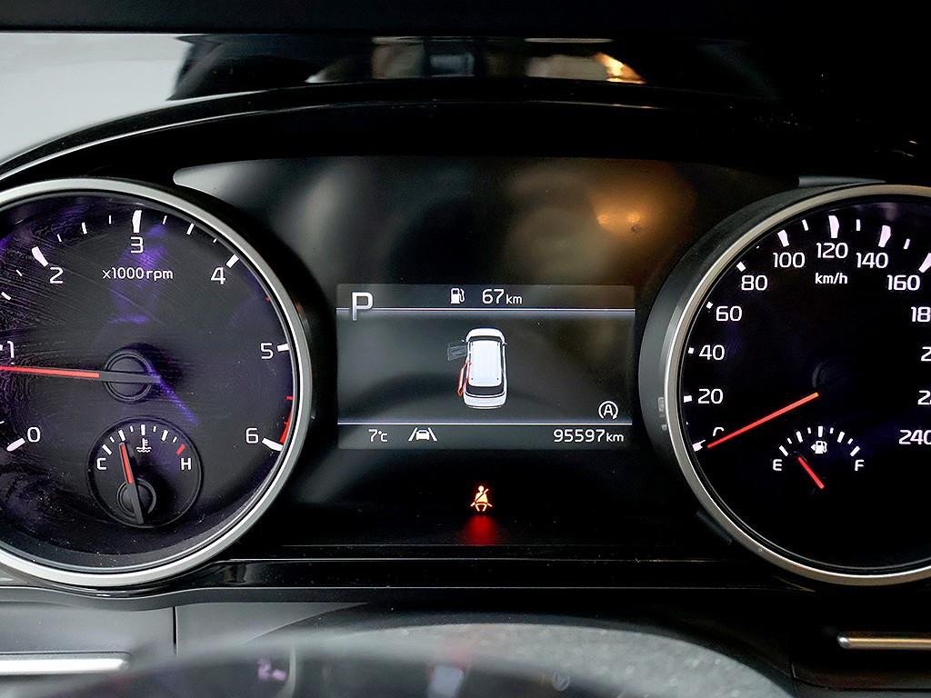 KIA Carnival - Vista 11