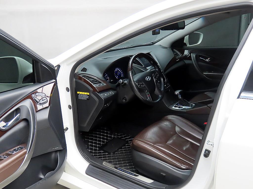 HYUNDAI Grandeur - Vista 5