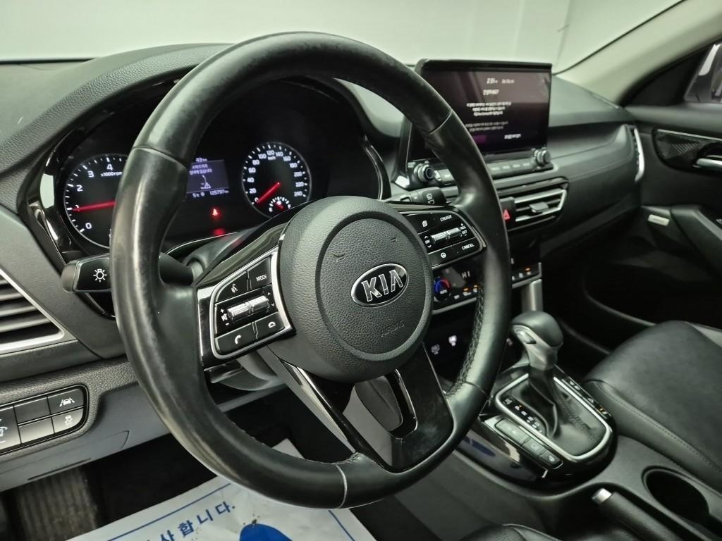 KIA Seltos - Vista 8