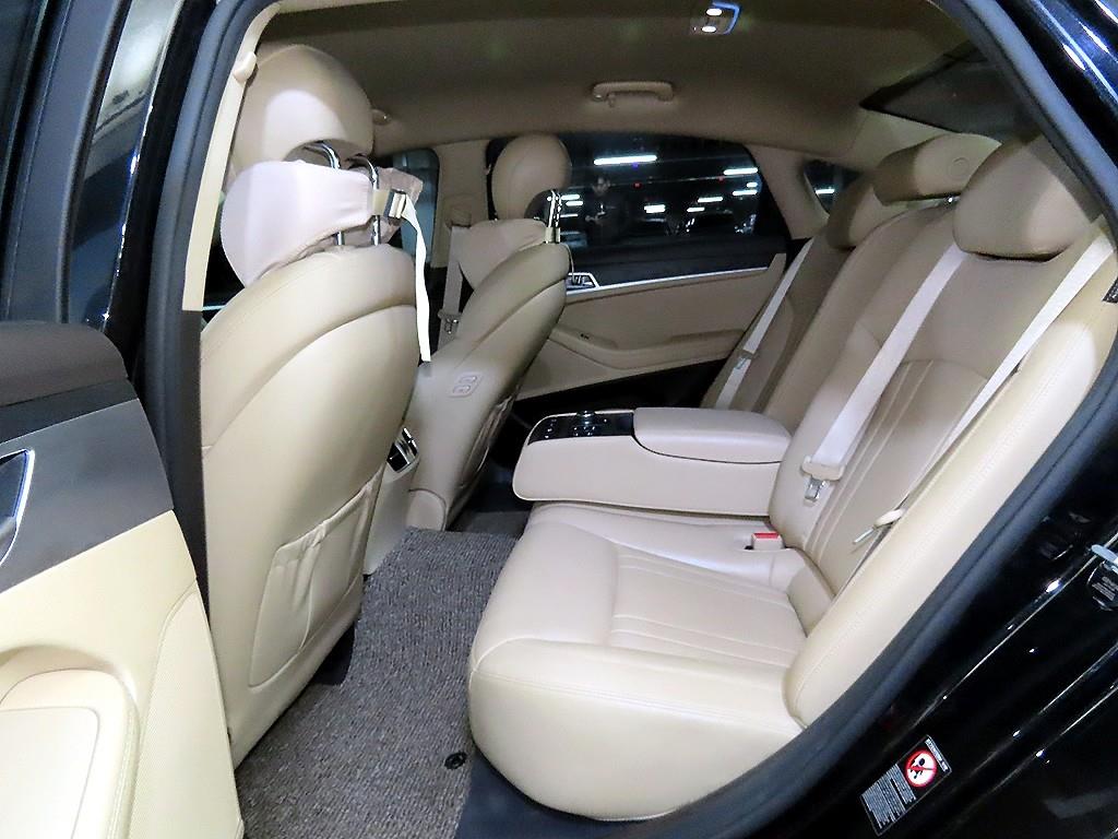 HYUNDAI Genesis - Vista 7