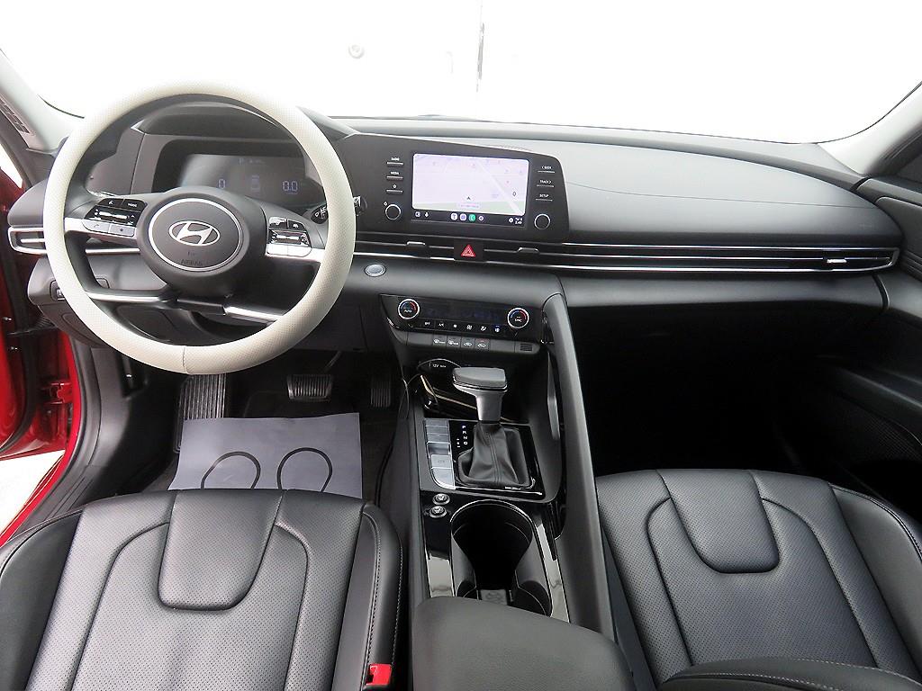 HYUNDAI Avante - Vista 7