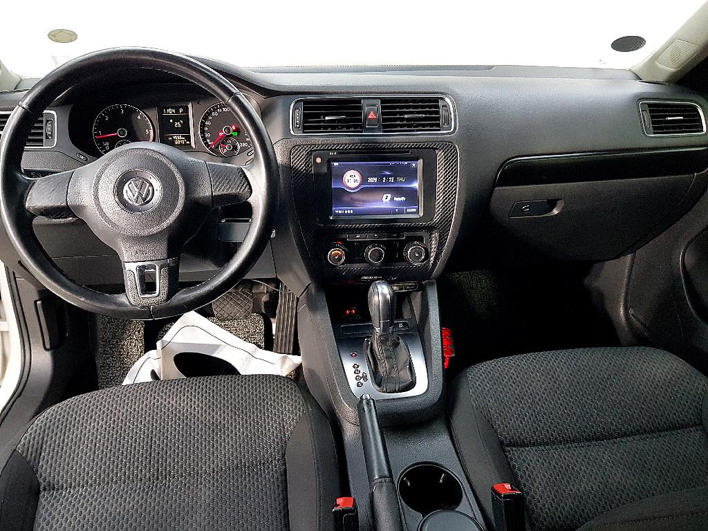 Volkswagen Jetta - Vista 5