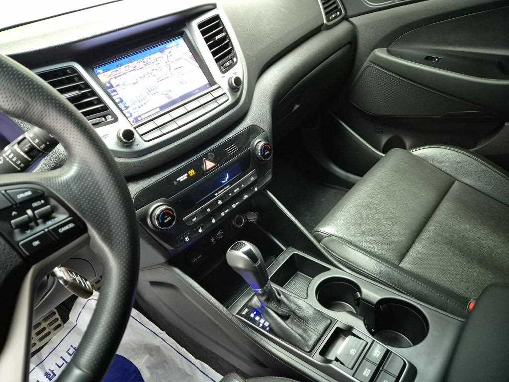 HYUNDAI Tucson - Vista 10