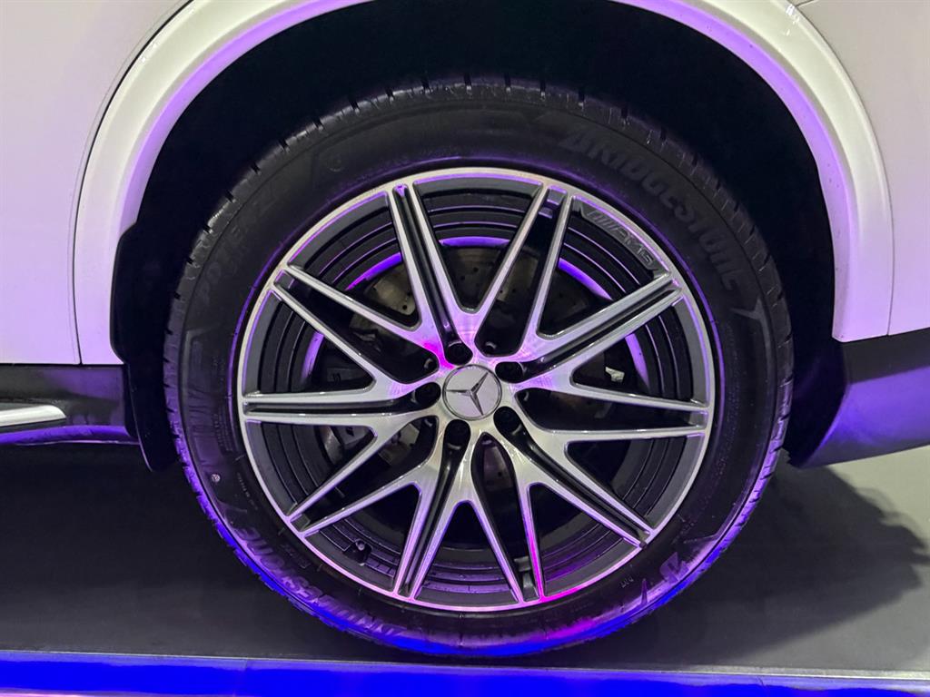 Mercedes Benz GLC Class - Vista 4